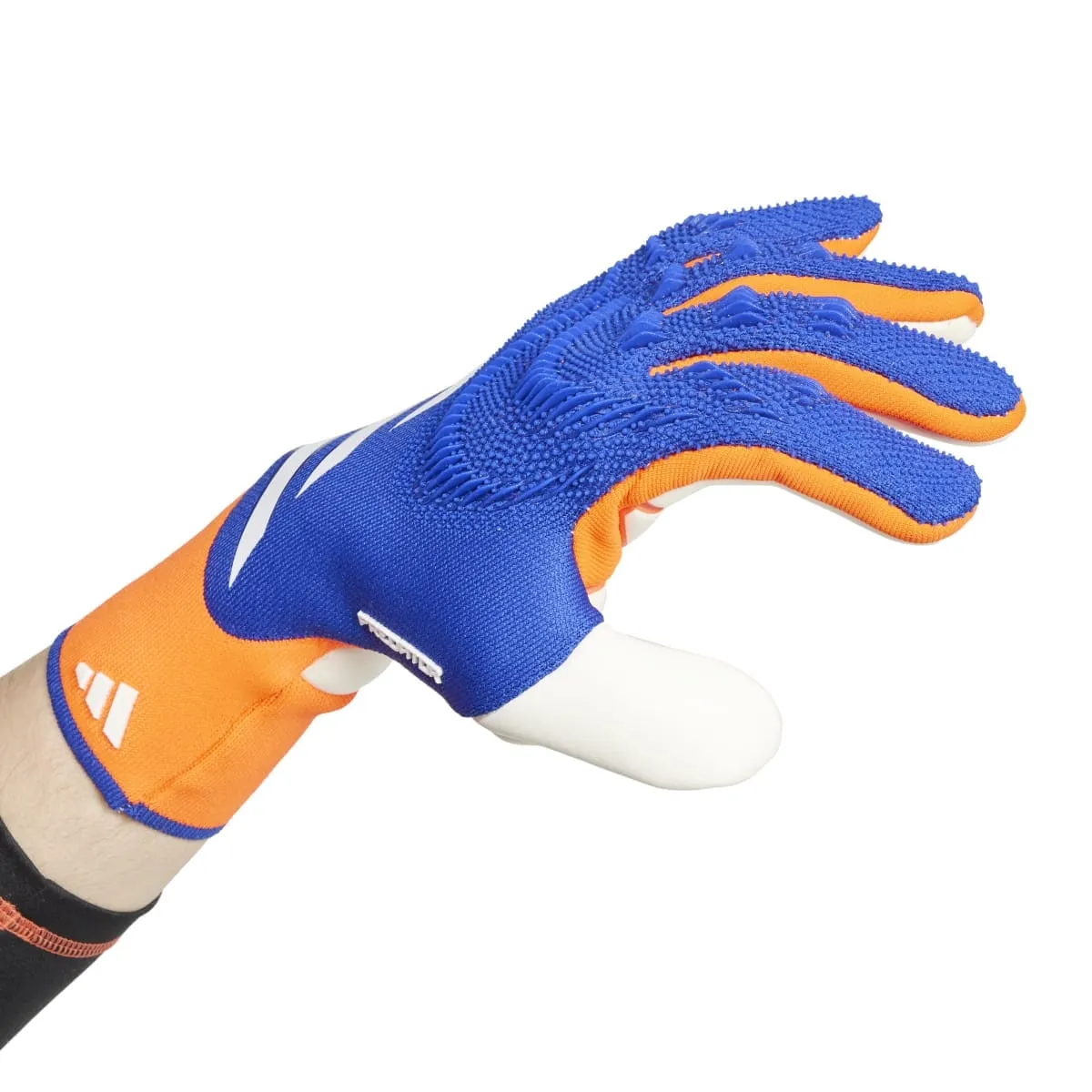 adidas Predator Pro Goalkeeper Gloves | IS7587