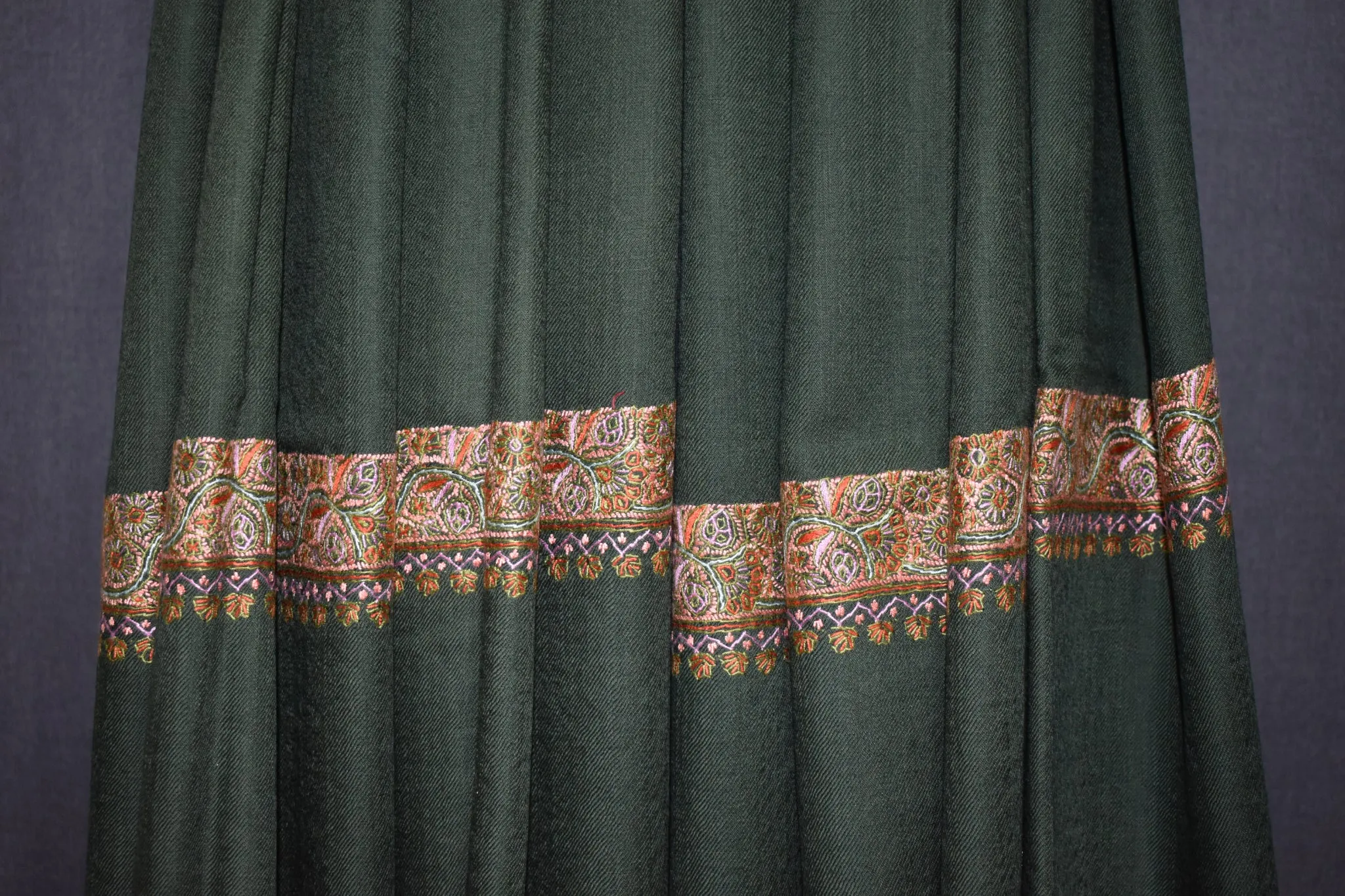 Embroidered shawl fine wool green 40x80 inch